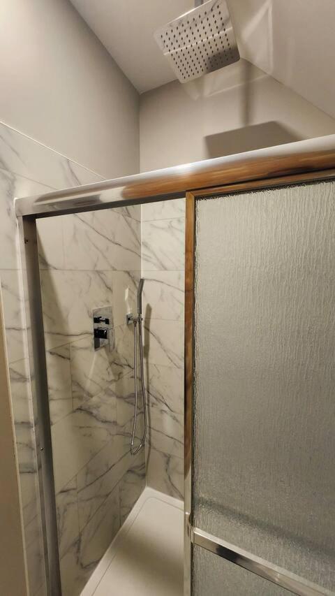 Entire 1 Bedroom Apartment Across From Google - Br5 كيتشنر المظهر الخارجي الصورة